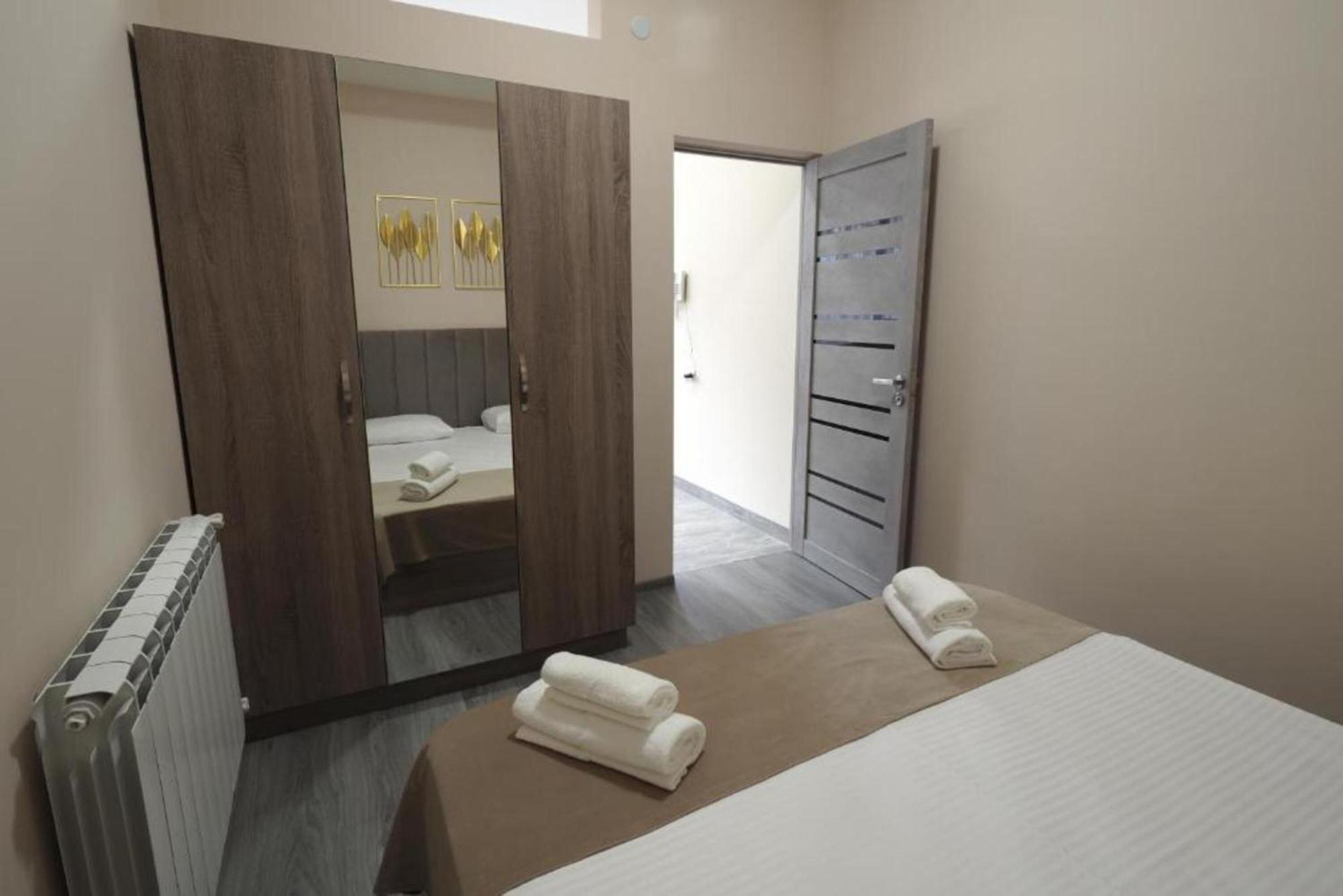 Hotel Menua Jerevan Rum bild
