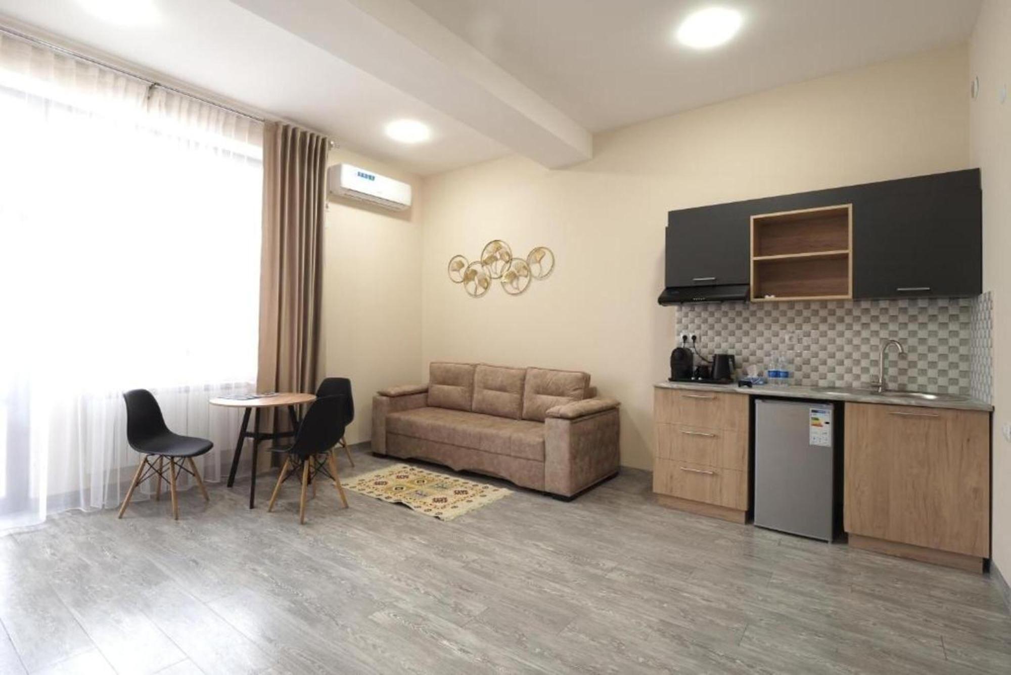 Hotel Menua Jerevan Rum bild